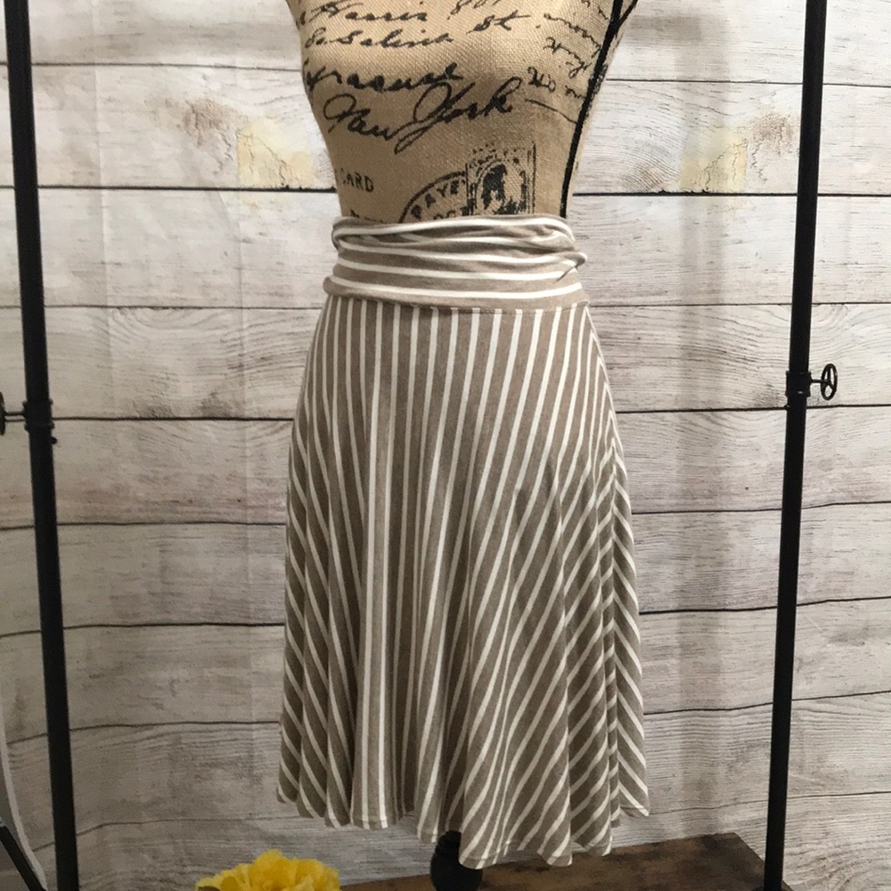 Max Studio Skirt, Size S, Beige and Cream Striped